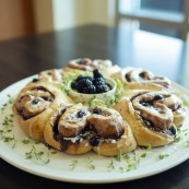 Blackberry Ginger Speculaas Danish Wreath.